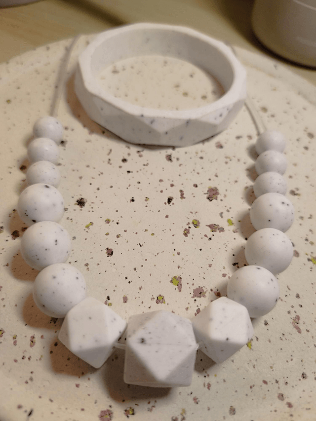 Poussière d'étoiles - Collier d'allaitement, de portage et de dentition en silicone 