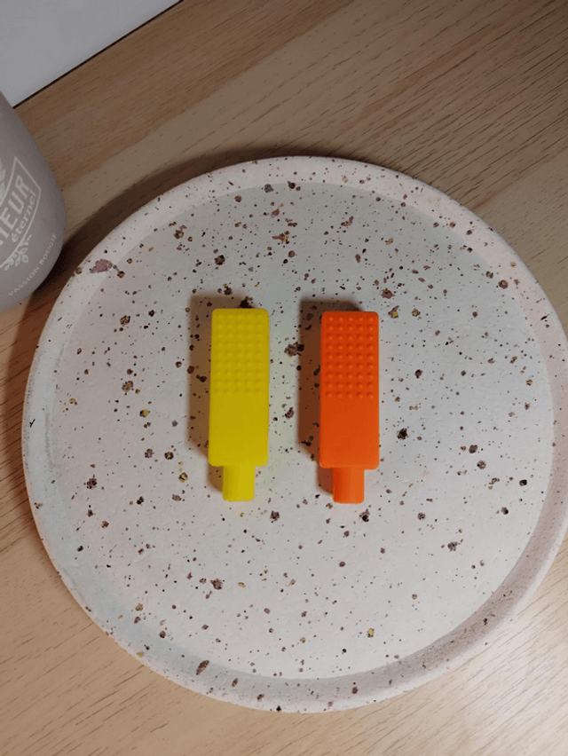 Embout à mâcher en silicone pour stylos et crayons – 6 modèles texturés | Accessoire sensoriel TDAH, TSA, anxiété, stress