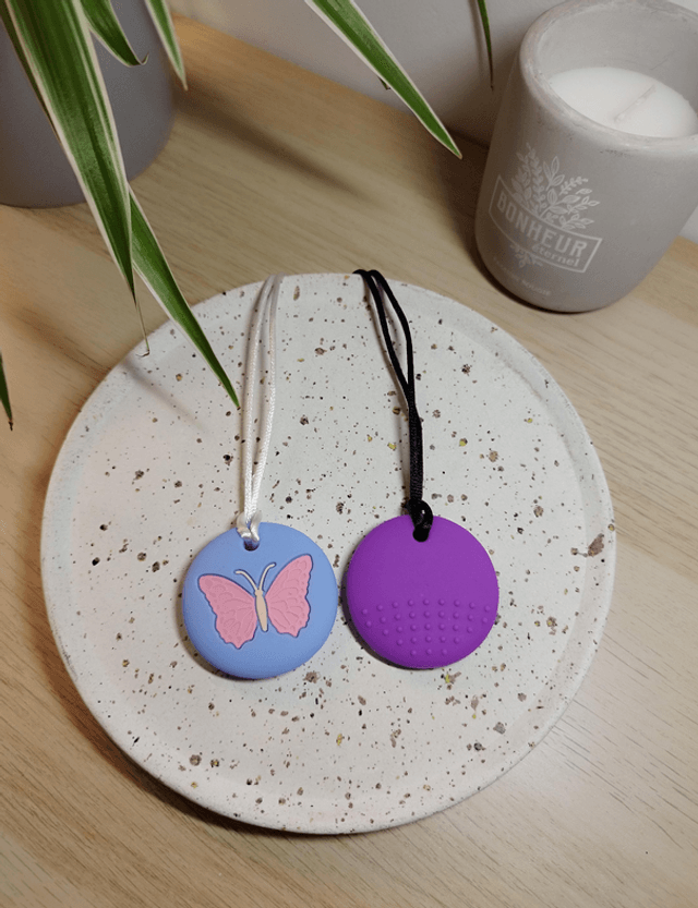 Pendentif Papillon en silicone | Collier sensoriel à mastiquer, machouilleurs | TDAH, TSA, Dys