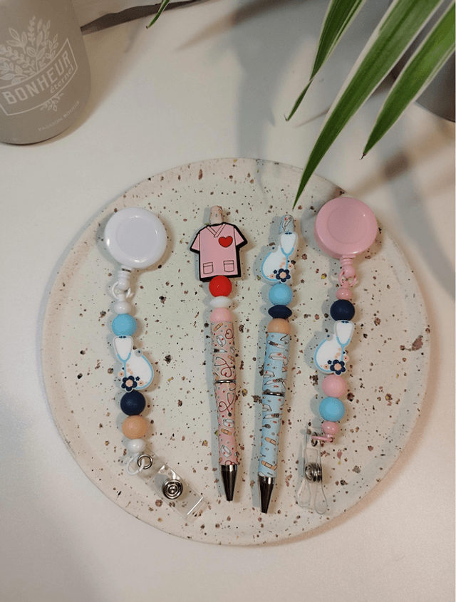 Thème médical -  Accessoire personnalisés – Stylo, Porte-clés, Porte-badge, Collier