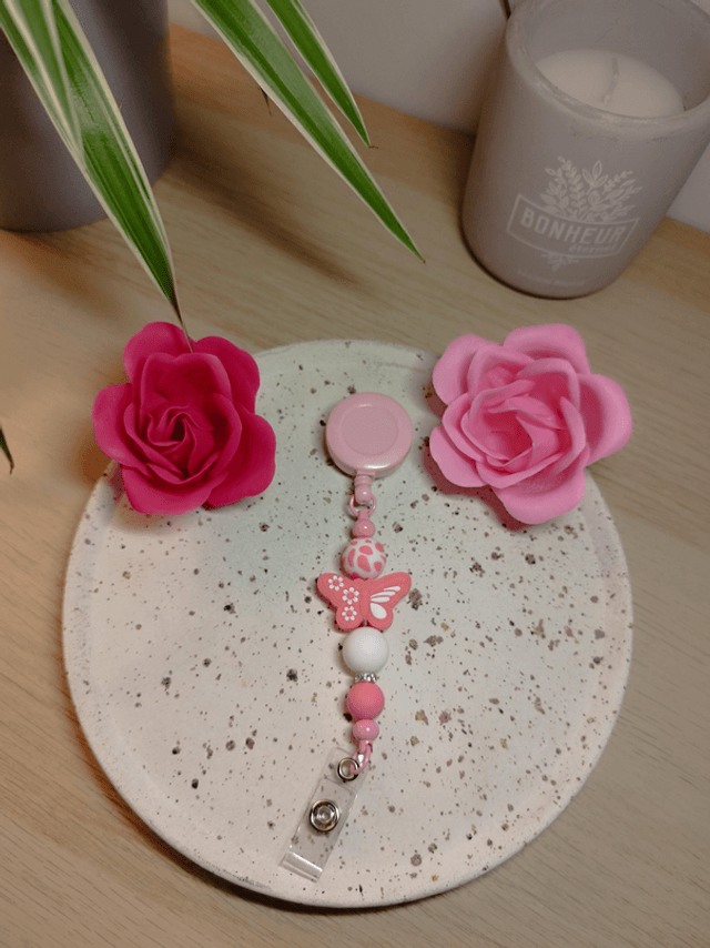 Porte-badge rétractable personnalisé avec prénom – Accessoire unique et pratique