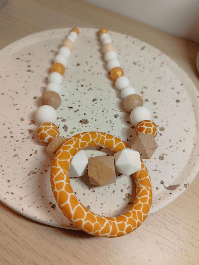 Safari Chic - Collier d'Allaitement, de Portage et de Dentition en Silicone Alimentaire et Bois