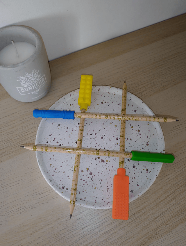 Embout à mâcher en silicone pour stylos et crayons – 6 modèles texturés | Accessoire sensoriel TDAH, TSA, anxiété, stress