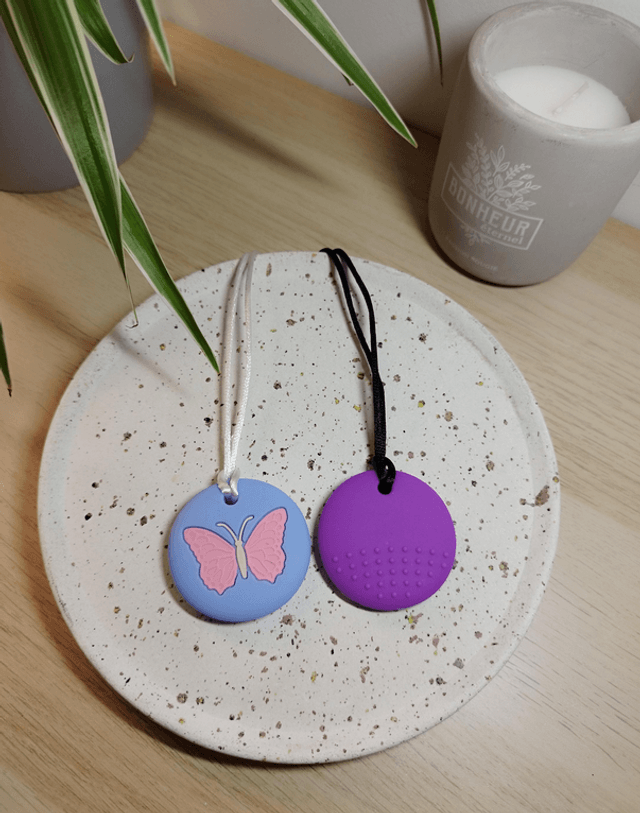 Pendentif Papillon en silicone | Collier sensoriel à mastiquer, machouilleurs | TDAH, TSA, Dys