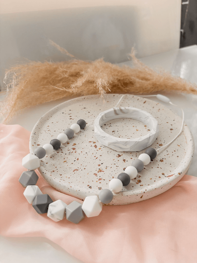 Gray - Collier d'allaitement, de portage et de dention 