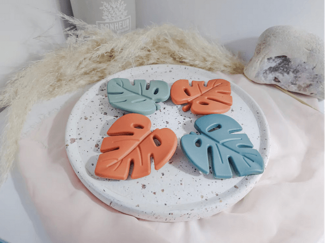 Pendentif feuille de Monstera en silicone, TDAH, TSA, Dys, collier anxiété, collier sensoriel, machouilleurs