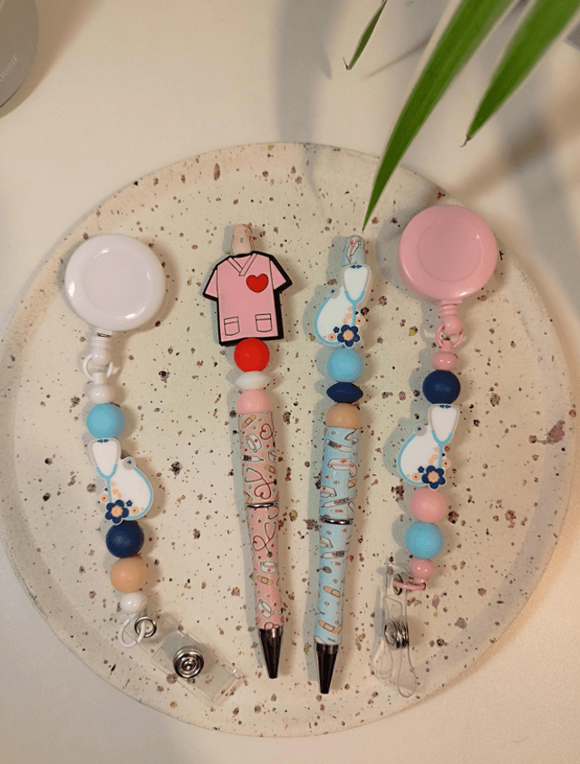 Thème médical -  Accessoire personnalisés – Stylo, Porte-clés, Porte-badge, Collier