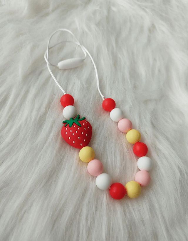 Collier Fraise - collier à macher fille -  perles en silicone alimentaire