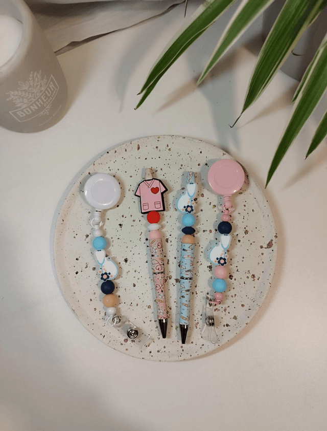 Thème médical -  Accessoire personnalisés – Stylo, Porte-clés, Porte-badge, Collier