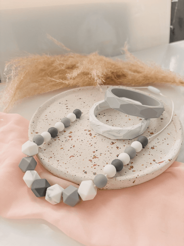 Gray - Collier d&#039;allaitement, de portage et de dention 
