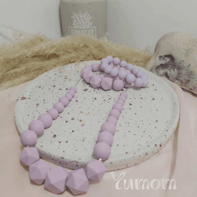 Lilas - Collier d&#039;allaitement, de portage et de dentition en silicone
